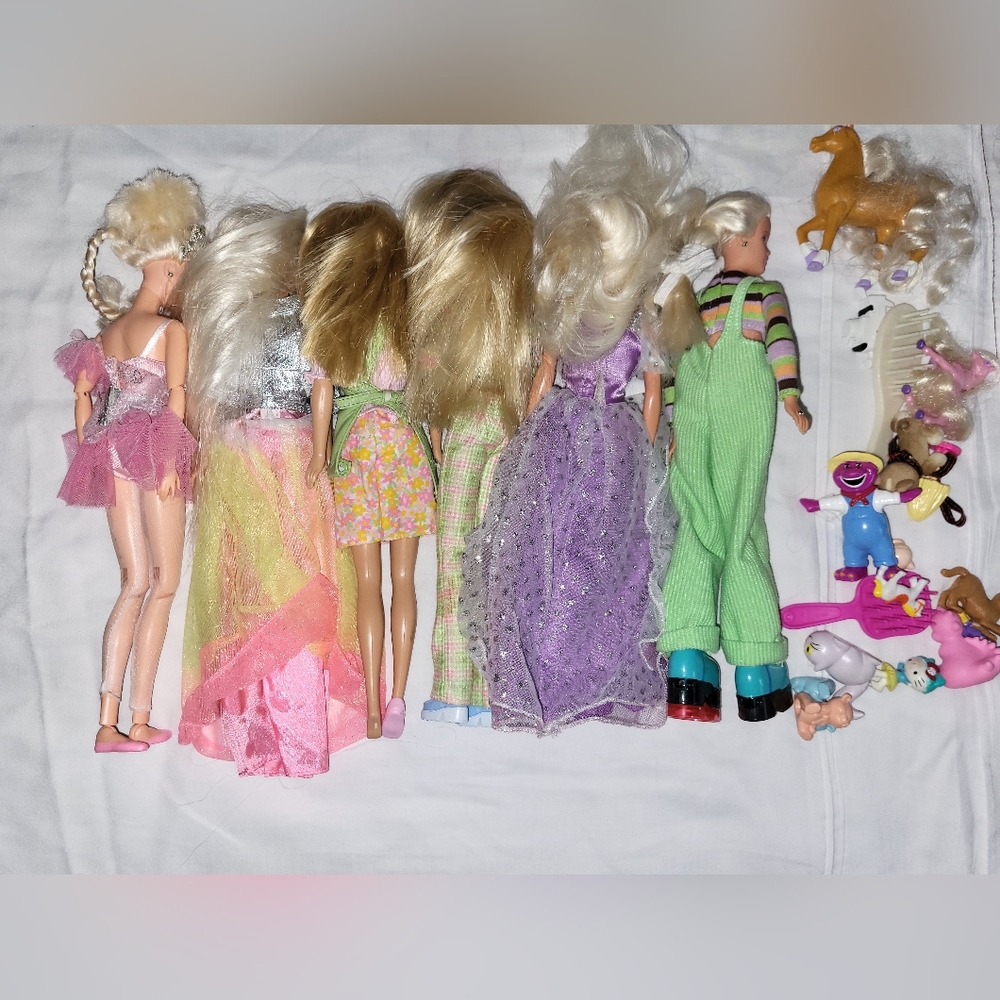 6 vintage Barbies * - Picture 2 of 2